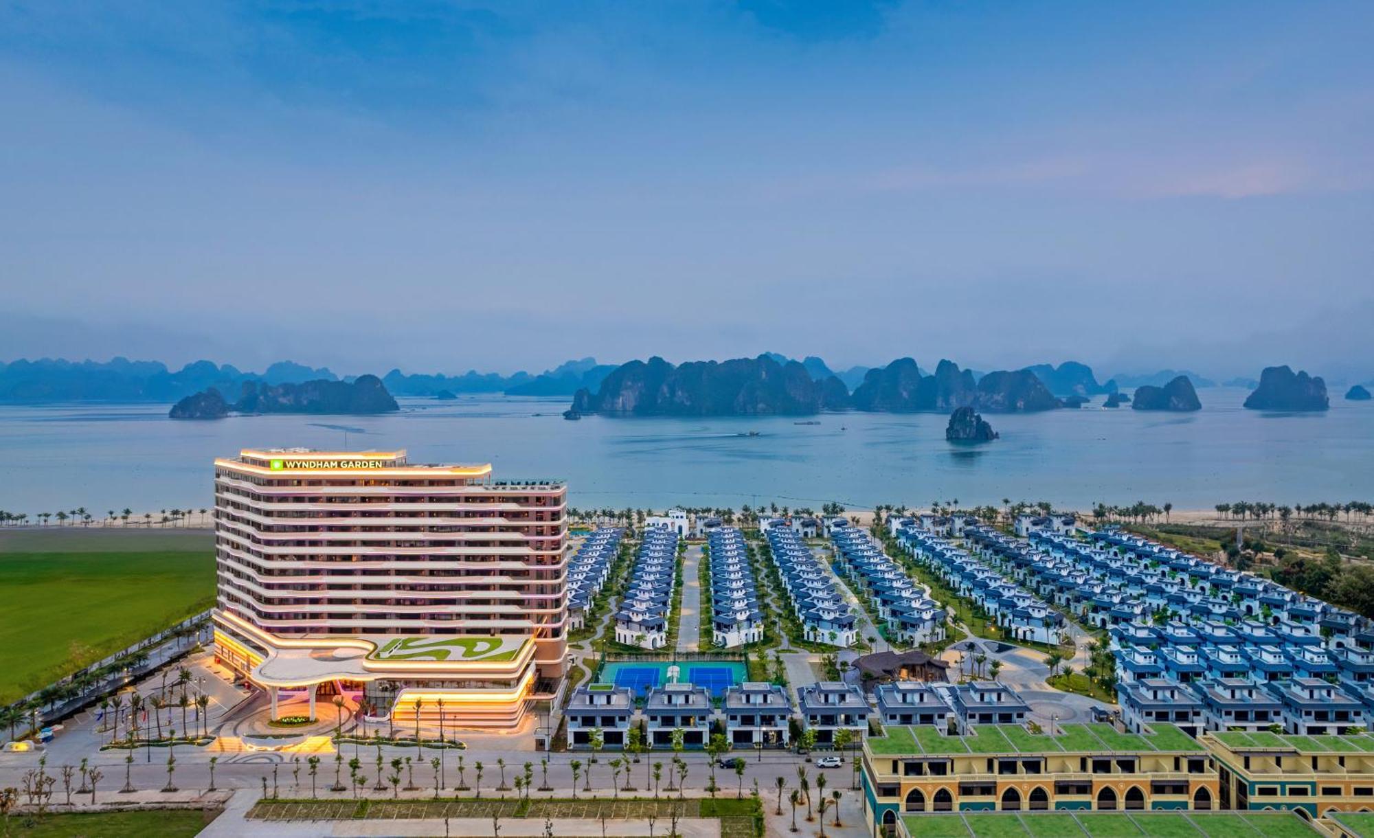 Wyndham Garden Sonasea Van Don Cai Rong Exteriér fotografie